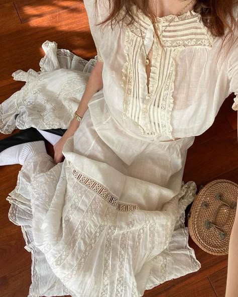 Sasha Teperson, White Outfits Aesthetic, White Lace Dress Outfit, Vintage Dress White, White Vintage Dress, Southern Gothic, Lovely Clothes, Little Women, Pretty Clothes