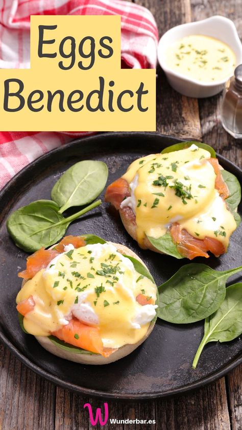 Dieses edle Frühstücksrezept aus pochierten Eiern auf Schinken-Toast mit Sauce Hollandaise ist verblüffend einfach zu machen. Probier es unbedingt aus! Eggs Benedict Hollandaise, Cold Kitchen, Egg Benedict, Sauce Hollandaise, Summer Brunch, Eggs Benedict, Cheddar, Avocado, Toast