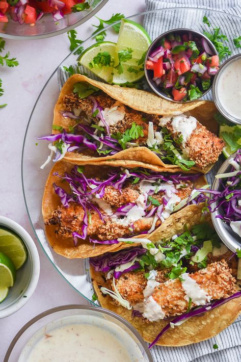 Bolillo Recipe, Mexican Fish Tacos, Fish Taco Recipes, Salmon Tacos Recipe, Crispy Fried Fish, Baked Fish Tacos, Recipes Tacos, Battered Fish Tacos, Bday Surprise