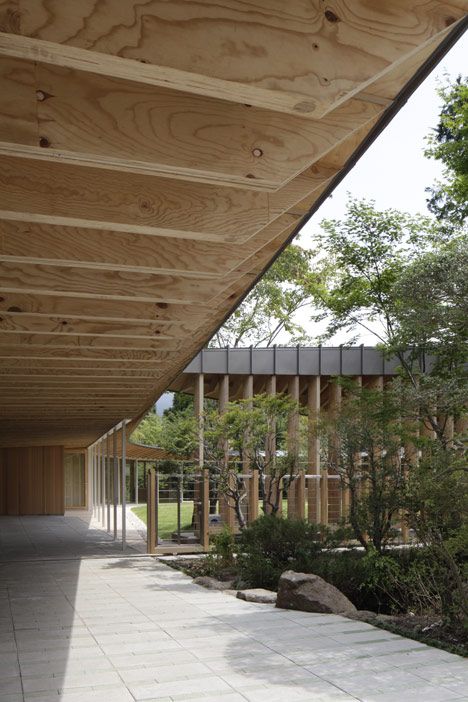 Villa at Sengokubara by Shigeru Ban Lebbeus Woods, Shigeru Ban, Steven Holl, Rem Koolhaas, Plans Architecture, John Pawson, Timber Buildings, Japanese Architect, Carlo Scarpa