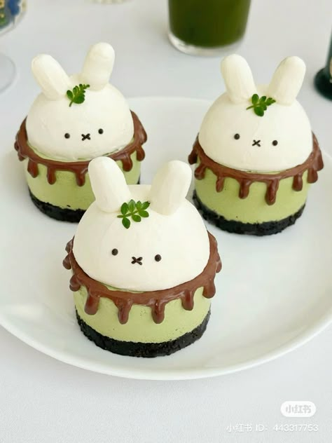 Aesthetic Japanese Desserts, Cute Pastry Aesthetic, Cute Asian Desserts, Cute And Easy Desserts, Bunny Food Ideas, Kawaii Korean Food, Cute Easy Desserts, Spring Pastries, Cute Cupcake Designs