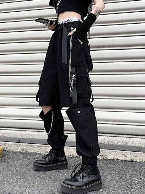 Black Street Fashion, Urban Goth, Street Fashion Aesthetic, Decades Fashion, Masc Women, Poses Aesthetic, Street Style Aesthetic, Concept Clothing, Pop Style