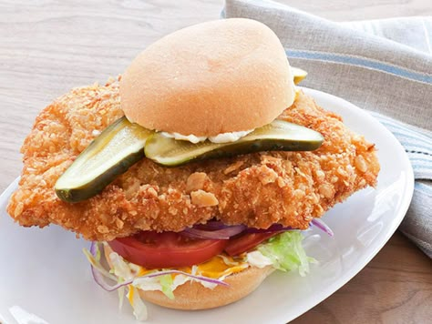 Hoosier Pork-Tenderloin Sandwich recipe from Food Network Kitchen via Food Network Tenderloin Sandwich Recipes, Pork Tenderloin Sandwich Recipes, Fingerfood Recipes, Breaded Pork Tenderloin, Tenderloin Sandwich, Recipe Sandwich, Pork Tenderloin Sandwich, Roast Beef Sandwich, Sandwich Bar