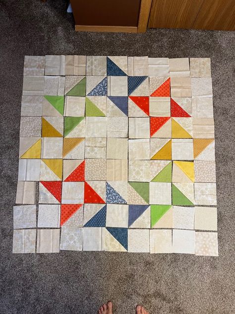 Best Friends Quilt Pattern, Quilt Block Projects, Brightly Quilt Pattern Free, Mini Quilt Ideas, Friendship Quilt Pattern, Cute Quilt Ideas, Half Square Triangle Quilts Ideas, Two Fabric Quilts, Square Quilt Patterns Easy