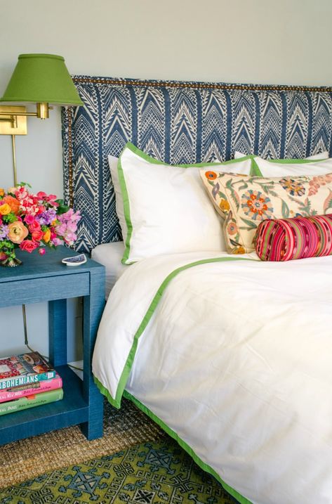 18 Ways to Make the Cool Mixed-Patterns Look Work in Your Home – SheKnows Look Work, Mixing Patterns, Colorful Apartment, Patterned Bedding, Raleigh North Carolina, Bedroom Bed Design, Dreamy Bedrooms, Modern Bedroom Design, Bedroom Designs