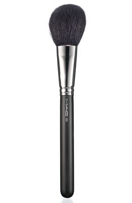 MAC 150 Large Powder Brush. Best powder brush I use this for my studio fix powder plus foundation and Mac bronzer everyday. I have been using it for years, it's well worth the price. #multifunctional Mac Brush, Best Mac Makeup, Mac Makeup Products, Mac Beauty Products, Mac Brushes, Make Up Collection, Make Up Tools, Facial Brushes, Makeup Sale