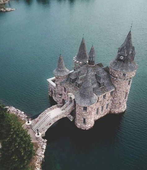 Multi Millionaire, Boldt Castle, Modern Castle, Best Travel Insurance, Small Castles, Chateau Medieval, Castle House, Chateau France, Fantasy Castle