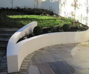 Supporting Plastered Curving Garden Wall Curved Patio Steps, Curved Garden Wall, Curved Patio Ideas, Retaining Wall Patio, Curved Patio, California Backyard, Garden Retaining Wall, Concrete Retaining Walls, Curved Wall