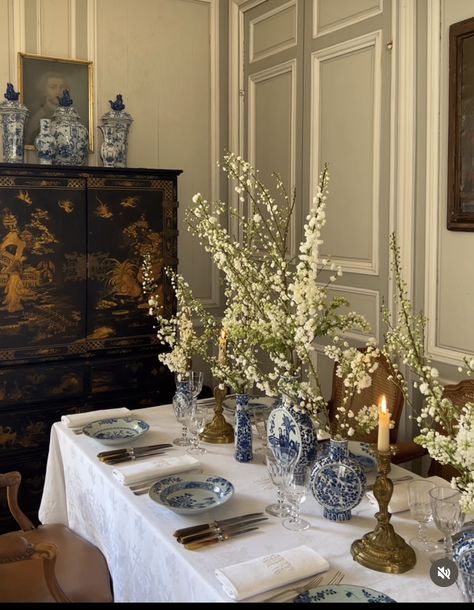 Dining Table Centerpiece Everyday, Quartz Table, Room Details, The Enchanted Home, Dining Table Centerpiece, Enchanted Home, Pretty Tables, Vintage Room, French Interior