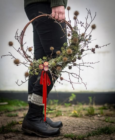 Julkransar Diy, Ideas Decoracion Navidad, Gentle Style, Twig Art, Aussie Christmas, Dried Flower Wreaths, Twig Wreath, Natural Christmas, Xmas Wreaths