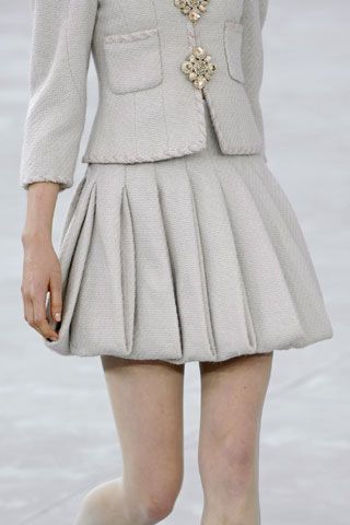 Chanel Skirt, Mode Chanel, Chanel Jacket, Chanel Couture, Chanel Haute Couture, Chanel Spring, Elegante Casual, Chanel Fashion, Vestido Casual