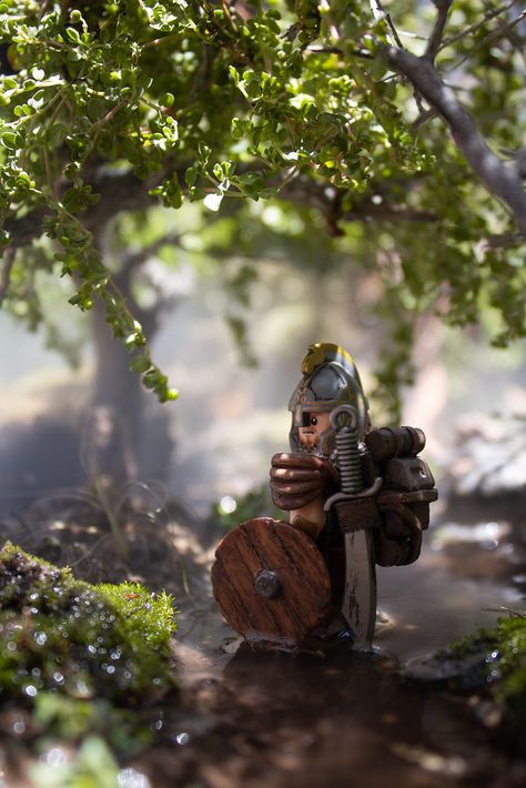 Adventurer | instagram.com/kyle.lego | Kyle Hardisty | Flickr Lego Pictures Art, Cool Lego Wallpapers, Lego Photography Real Life, Lego Star Wars Photography, Lego Figure Photography, Lego Hobbit, Lego Wallpaper, Lego Dragon, Lego Knights