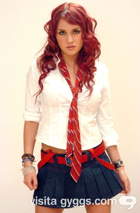 Picture of Rebelde Rbd Party Theme, The Flash Grant Gustin, Girl Friendship, Women Ties, Concert Fits, Clothing Material, Concert Tshirts, Halloween Outfits, Dress Codes