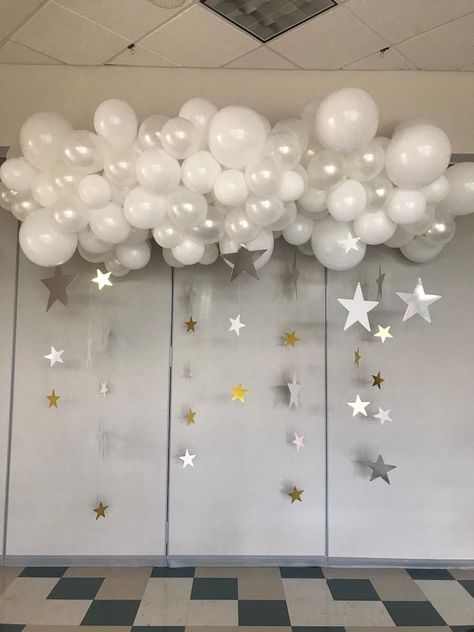 Balloon Photo, Cloud Theme, Idee Babyshower, Simple Birthday Decorations, Moon Baby Shower, Bday Party Theme, Star Baby Showers, Idul Fitri, Reveal Ideas