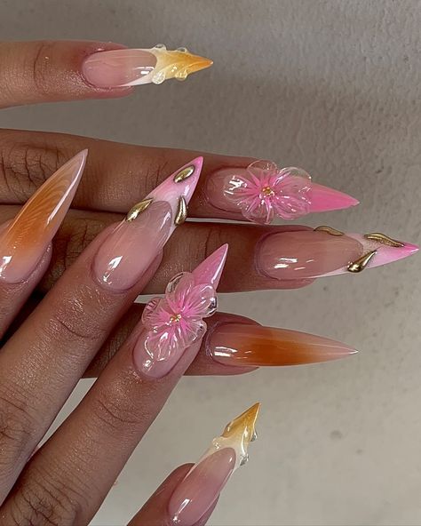 Nails by @nailsbymexyy on IG Y2k Designs, 3d Flower Nails, Short Press On Nails, French Manicures, Summery Nails, Simple Acrylic Nails, Blush Nails, Pretty Gel Nails, Flower Crystal