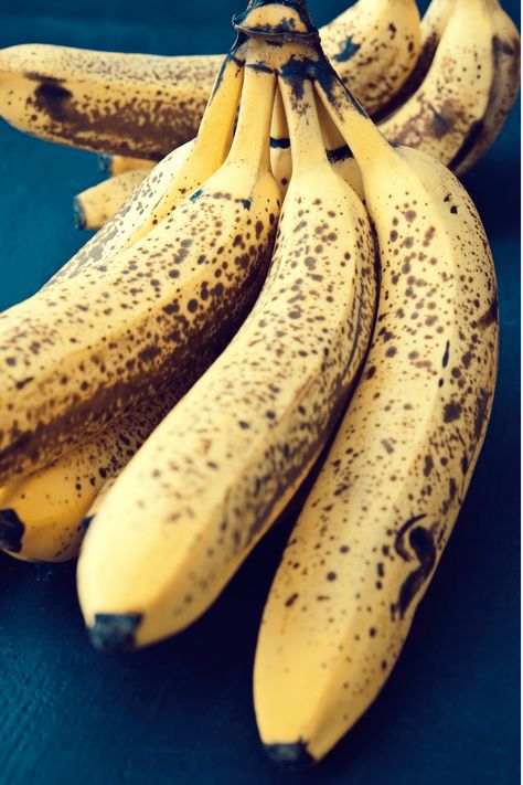 15+ OverRipe Banana Recipes {Easy Ideas!} - Thriving Home Rotten Banana Recipes, Overripe Banana Recipes, Rotten Banana, Flourless Banana Muffins, Healthy Banana Recipes, Banana Recipes Easy, Banana Recipes Overripe, Banana Breakfast Cookie, Ripe Banana Recipe