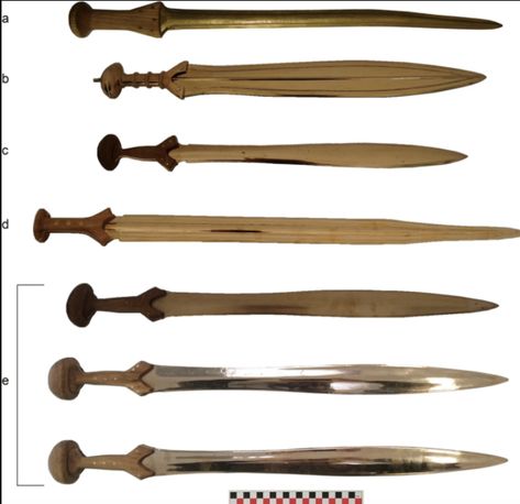 Scientists Stage Sword Fights to Study Bronze Age Warfare | Smart News | Smithsonian Magazine Types Of Swords, Ancient Warfare, Ancient Origins, Ancient Egyptian Art, Iron Age, Ancient Aliens, Ancient Artifacts, Mesopotamia, Bronze Age