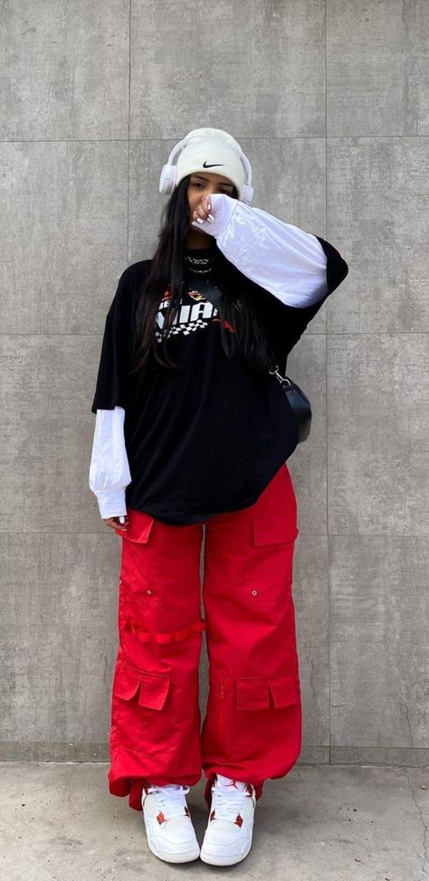 Red Baggy Pants Outfits, Red And Black Baggy Outfits, Red Outfit Streetwear, Red Cargo Pants Outfit, Aesthetic Oversized Outfits, Baggy Outfits Aesthetic, Baggy Clothes Outfit Aesthetic, Casual Tomboy Outfits, Cool Style Outfits