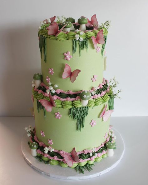 A Guide to Gorgeous Spring Cake Designs to Welcome the Season Fairy Tale Birthday Cake, 2 Tier Fairy Cake, Butterfly Meadows Cake, Garden Butterfly Cake, Tinker Bell Birthday Cake, Fairy Garden Cakes, Tinker Bell Cake Ideas, Green Fairy Cake, Gardening Theme Cake