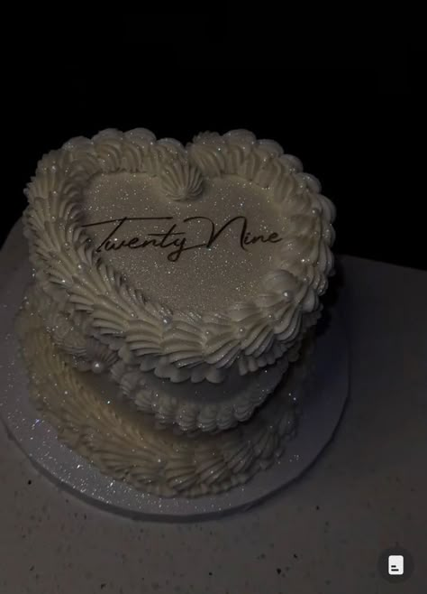 Aesthetic Cakes 18th Birthday, Cute Classy Birthday Cakes, 21 Year Old Birthday Photoshoot, Off White Birthday Cake, Birthday Ideas 27 Years Old, Cute Round Birthday Cakes, White Cake Black Writing, White Glitter Birthday Cake, Heart Shaped Glitter Cake