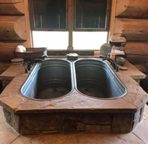 #chalkpaint #homedecor #diyprojects #interiordesign #homeimprovement #upcycle #decoratingtips #furnituremakeover #creativehome #boringtopreative Horse Trough Bathtub, Trough Bathtub, Clawfoot Tub Ideas, Double Bathtub, Diy Composting Toilet, Western Bathrooms, Dry Cabin, Clawfoot Tub Bathroom, Big Bathtub