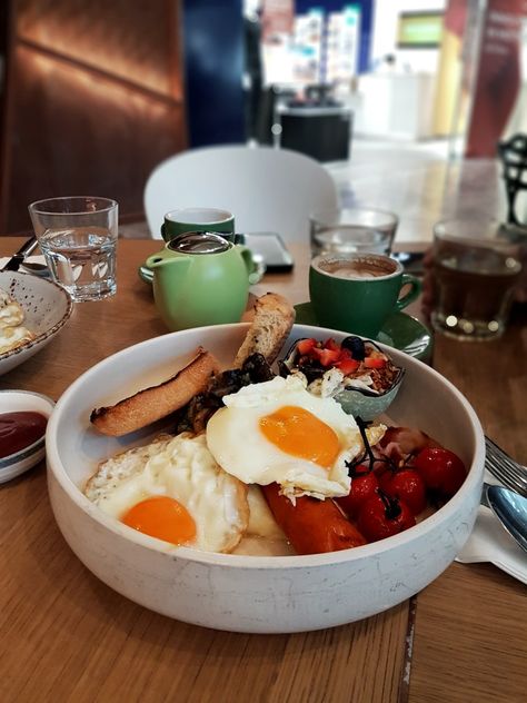 "Big Breakfast", 63 Celsius, Singapore Singapore Breakfast, Big Breakfast, Culinary Experience, Breakfast Items, Breakfast Recipes, Singapore, Ethnic Recipes, Quick Saves