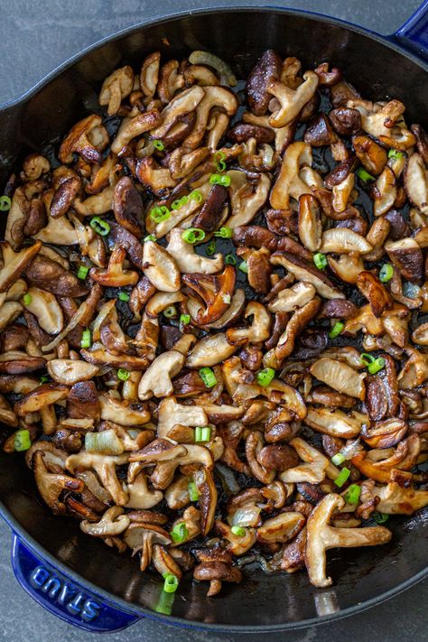 Shiitake Mushrooms Recipe (Quick & Easy) - Momsdish Mushroom Dinner Recipes, Shiitake Recipes, Chanterelle Mushroom Recipes, Mushroom Dinner, Chicken Mushroom Marsala, Shiitake Mushrooms Recipes, Mushroom Side Dishes, Mushrooms And Onions, Chicken Mushroom Recipes