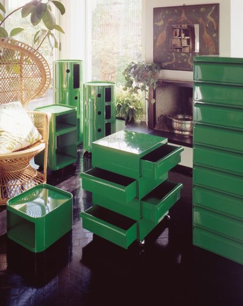 Storage solutions 70’s Decor, 70s Interior, Round Furniture, Retro Interior Design, Vintage Interior Design, Interior Pictures, Retro Interior, Home Office Accessories, Design Del Prodotto