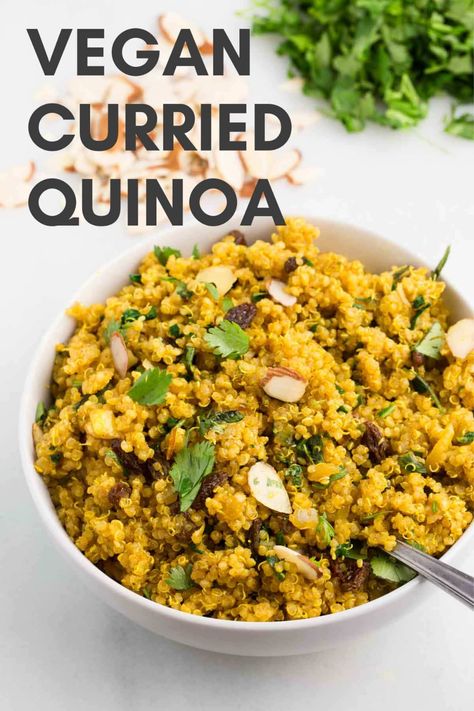 This vegan curried quinoa with spinach, almonds, and raisins incorporates all of your favorite Middle Eastern flavors and is perfect for lunch or dinner and reheats well as a make-ahead meal. Quinoa Curry Recipes, Simple Recipes For Lunch, Curried Quinoa, Curry Quinoa, Super Simple Recipes, Quinoa Curry, Eat Cheap, Cardio Diet, Recipes For Lunch