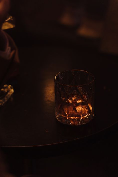 A Close-Up Shot of a Glass of Whiskey · Free Stock Photo Glass Of Whiskey, Flowers For Algernon, Glass Aesthetic, Whiskey Shots, Birthday Babe, Alcoholic Beverage, Coffee Design, Drinking Glass, Aesthetic Vintage