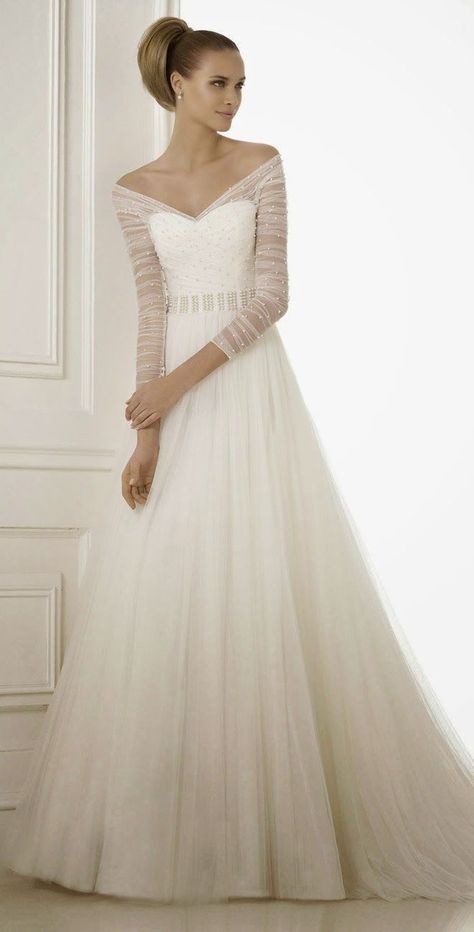 Winter Wedding Dresses - Belle The Magazine Robes Glamour, Gorgeous Wedding Dress, Winter Wedding Dress, Wedding Dress Inspiration, Beautiful Wedding Dresses, Wedding Dresses Vintage, Beautiful Gowns, Wedding Attire, Gorgeous Wedding