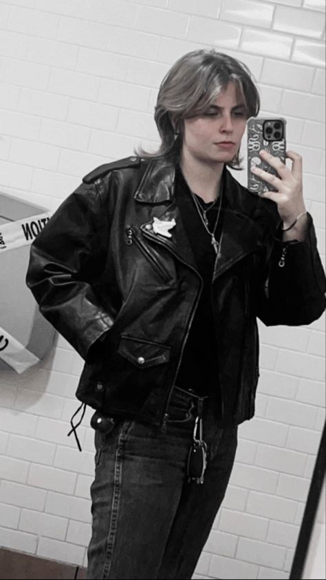 Leather jacket Butch Battle Jacket Outfit, Rockstar Oc, Butch Aesthetic, Butch Outfits, Butch Women, Butch Style, Masc Lesbian, Butch Fashion, Battle Vest