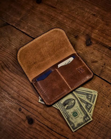 Redmoon Wallet, Purse Ideas, Leather Wallets, Minimalist Wallet, Leather Work, Small Purse, Clutch Wallet, Leather Working, Leather Craft