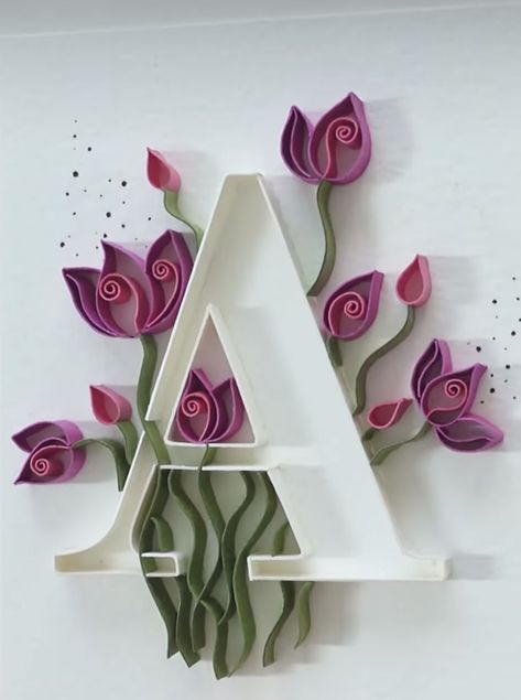 Alphabet Quilling, Name Quilling, Quilling Typography, Quilled Letters, Diy Quilling Crafts, Quilling Flower Designs, Quilling Letters, Paper Quilling Tutorial, Paper Quilling For Beginners