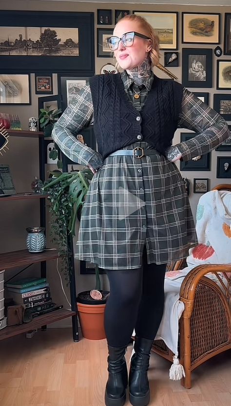 Nonbinary Skirt Outfits, Plus Size Twee, Plus Size Tights Outfit, Hayden Core, Alternative Winter Outfits, Rad Clothes, Girly Fits, Plus Size Tights, Arte Punk