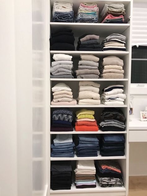 Folded Clothes In Closet, Organize Folded Clothes, Clothes In Closet, Simply Organized, Clothes Shelves, Home Office Closet, Folded Clothes, Walking Closet, Closet Office