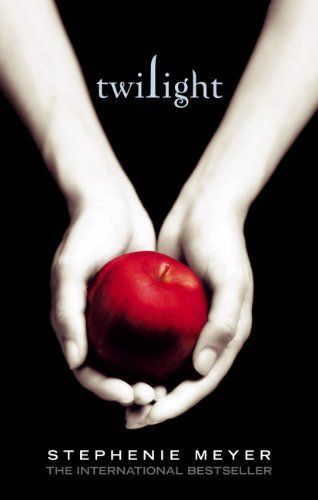 Twilight Saga Books, Stephanie Meyers, The Lunar Chronicles, Twilight Book, The Cullen, Stephenie Meyer, Twilight Series, Breaking Dawn, Edward Cullen