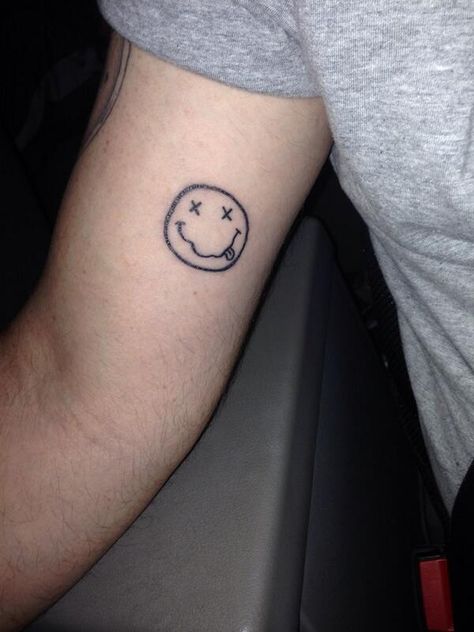 Nirvana Aesthetic Tattoo, Nirvana Face Tattoo, Nirvana Tattoo Smiley, Nirvana Smiley Face Tattoo, Linework Tattoo Men, Nirvana Tattoo, Smiley Face Logo, Smiley Face Tattoo, Nirvana Smiley Face