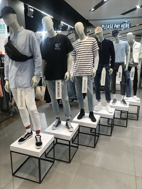 TOPMAN STRATFORD DENIM STYLED BY JADE-LEE Denim Display, Fashion Business Plan, Fashion Store Design, Shoe Store Design, Industrial Clothing, Clothing Store Displays, Retail Design Display, Clothing Store Interior, Mannequin Display