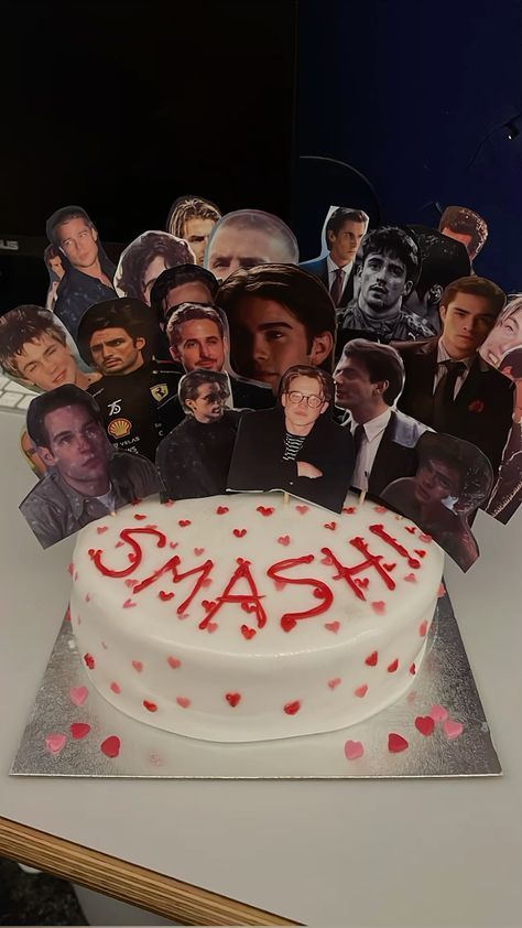 Smash Cake Aesthetic, Cake Decorating Man, Tell Them Im Legal Birthday Cake, Fun Birthday Cakes For Teens, Crush Cake Ideas, Best Friend Birthday Cake Ideas, Tell Them I’m Legal Cake, Funny Cake Ideas Humor Friends, Hot Men Cake