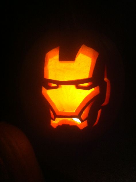 Iron man pumpkin Pumpkin Carving Iron Man, X Men Pumpkin Carving, Joker Pumpkin Carving Ideas, Pumpkin Carving Ideas Superhero, Pumpkin Carving Superhero, Nerd Pumpkin Carving Ideas, Ironman Pumpkin Carving, Marvel Pumpkin Ideas, Pumpkin Carving Ideas Deadpool