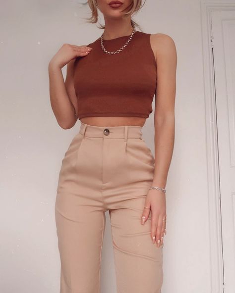 Lydia Rose on Instagram: “AD | Tonalssss - 3 of my fave tan looks 🖤 • Link in bio to shop! 😚 • #inthestyle #neutralstyle #casualstyle” Simple Style Outfits Minimal Classic, Summer Neutral Outfits, Simple Fashion Outfits, Elegante Casual, Spring Outfits Women, Neutral Fashion, Moda Vintage, Looks Chic, Looks Vintage