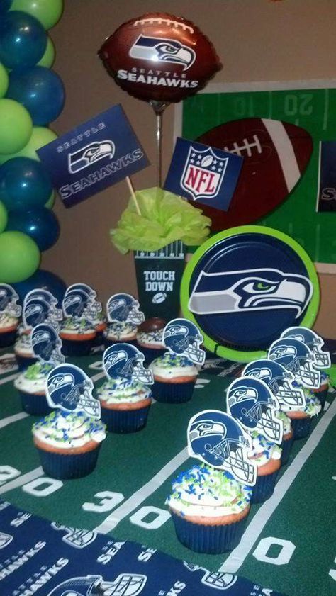 Seahawks Birthday Party, Seahawks Cupcakes, Seahawks Party, Football Cupcakes, Birthday Football, Cake Kids, Seahawks Football, Football Party, Superbowl Party