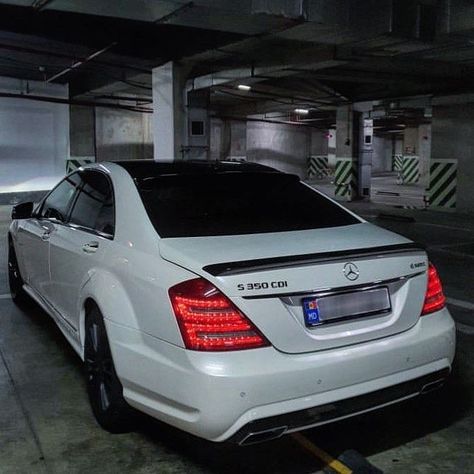 Mercedes-Benz W221 Cls 63 Amg, Mercedes Benz Wallpaper, Luxury Car Garage, Mercedes G Wagon, Luxury Car Interior, Car Tattoos, Mercedes Benz G Class, Sports Aesthetic, Benz G