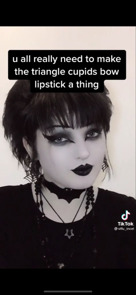 East Goth Makeup, Hot Alt Makeup, Professional Goth Makeup, Casual Trad Goth Makeup, Goth Makeup For Round Face, Easy Goth Makeup Hooded Eyes, Goth Makeup Round Face, Goth Makeup No Lashes, Trad Goth Hair Tutorial