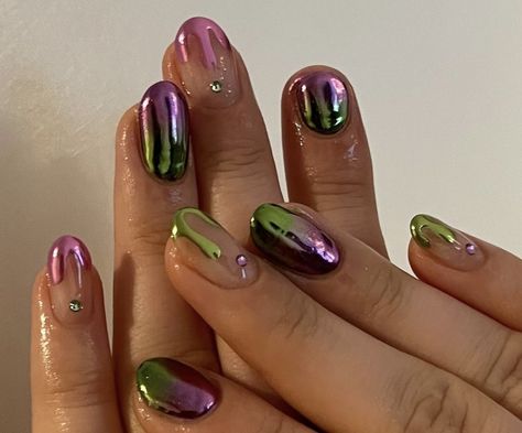 Green Chrome Nails, Nails Graduation, Emerald Nails, Graduation Nails, Beetle Juice, Green Nail Designs, Green Chrome, Green Nail, Pretty Gel Nails