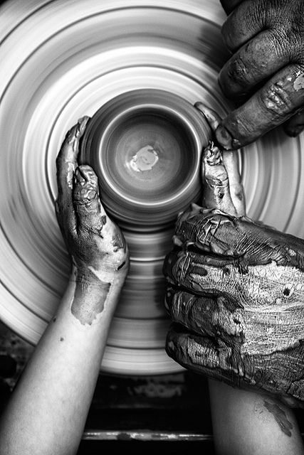 "Memorie tramandate" - a "handoff" from one generation to the next...a very touching and inspirational photo by Giovanni (flickr: sicut). Steve Mccurry, Hands Holding, Business Mentor, Pottery Wheel, White Photography, Black And White Photography, Picture Perfect, Beautiful Photo, Photo Inspiration