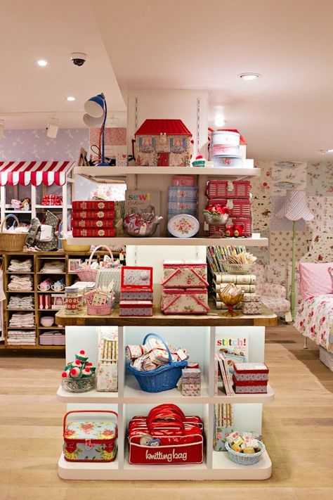 Cath Kidston Ltd Cath Kidston Shop, Shabi Chic, Kath Kidston, Green Gate, Pip Studio, Vintage Cottage, Cath Kidston, Shop Interior Design, Shop Display