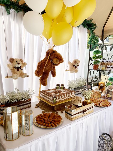 Bear Theme Snack Table, We Can Bearly Wait Dessert Table Ideas, Bear Themed Table Decor, Teddy Bear Appetizers, Teddy Bear Veggie Tray, Beary First Birthday Dessert Table, Can Bearly Wait Dessert Table, Teddy Bear Party Food, Vintage Teddy Bear Baby Shower Theme