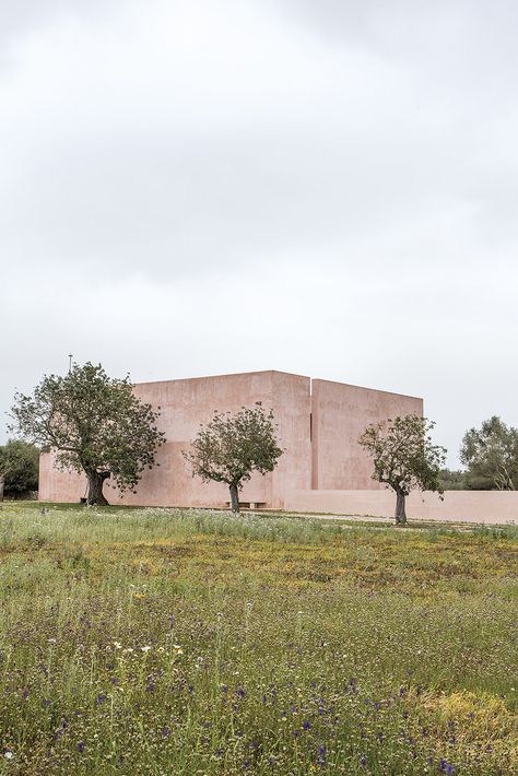 John Pawson - A house in Mallorca, three decades on… Neuendorf House, Minimalist Exterior, Claudio Silvestrin, House Minimalist, Glass Railings, John Pawson, Rammed Earth, Puglia, Landscape Architecture